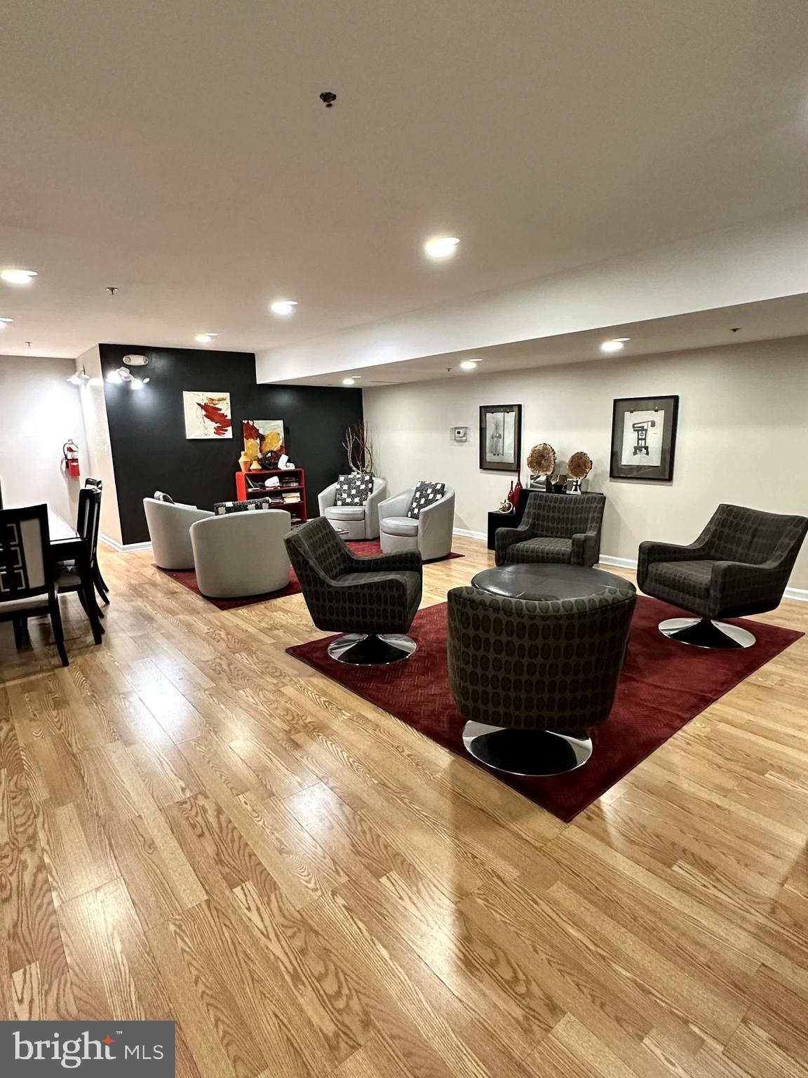 AVENUE OF THE ARTS - Residential