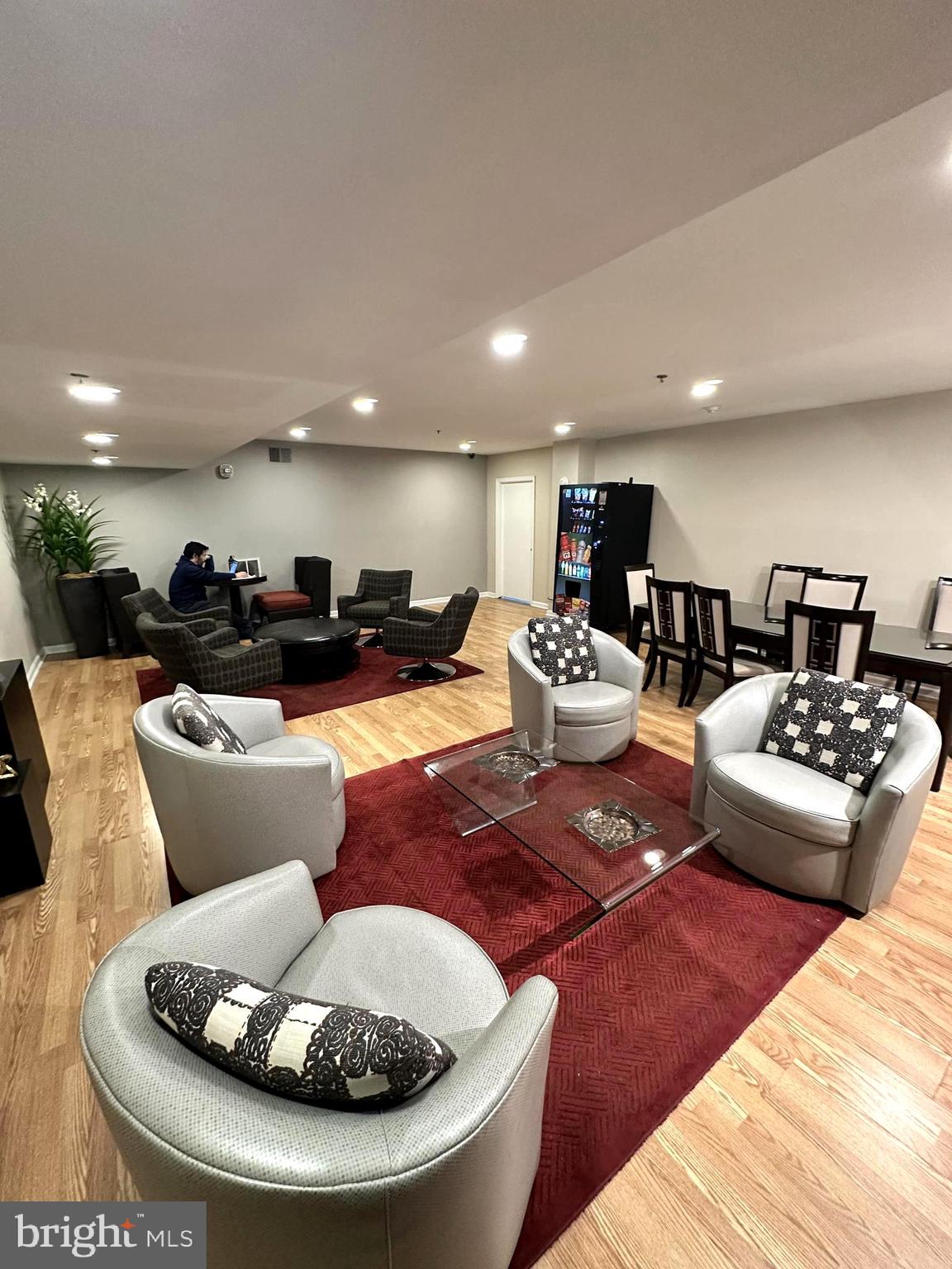 AVENUE OF THE ARTS - Residential