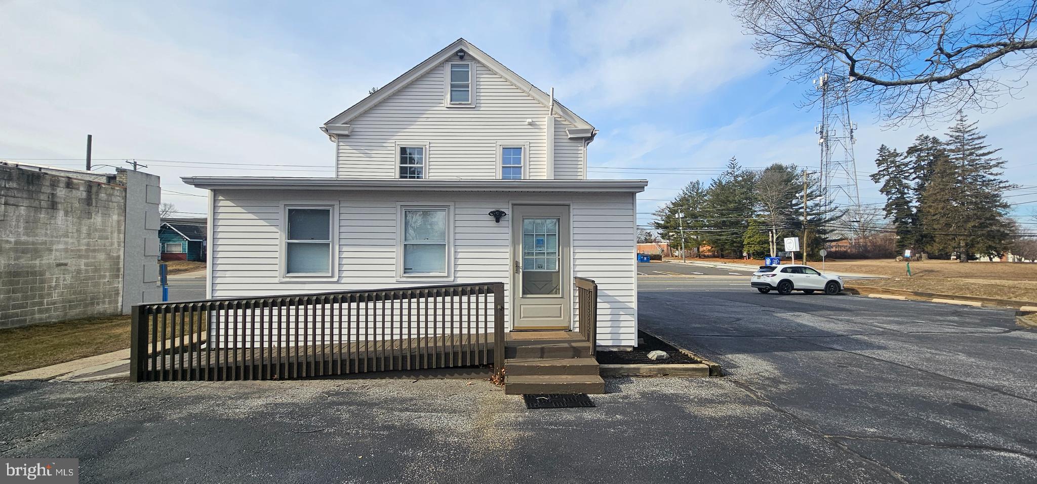 513 N WHITE HORSE PIKE