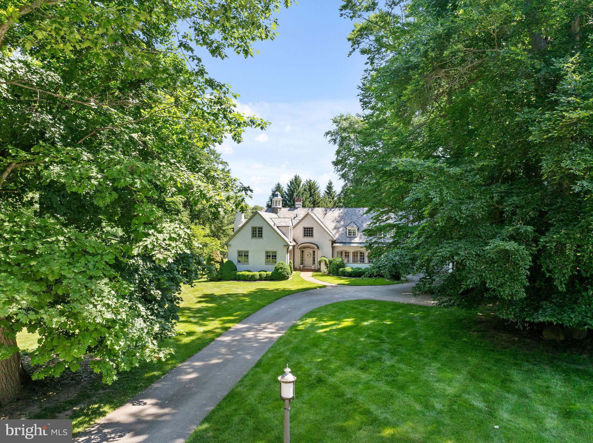 599 LONGCHAMPS DRIVE