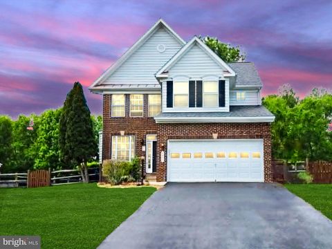 Photo of 5977 Tapestry Drive, WOODBRIDGE, VA 22193 (MLS # VAPW2118682)