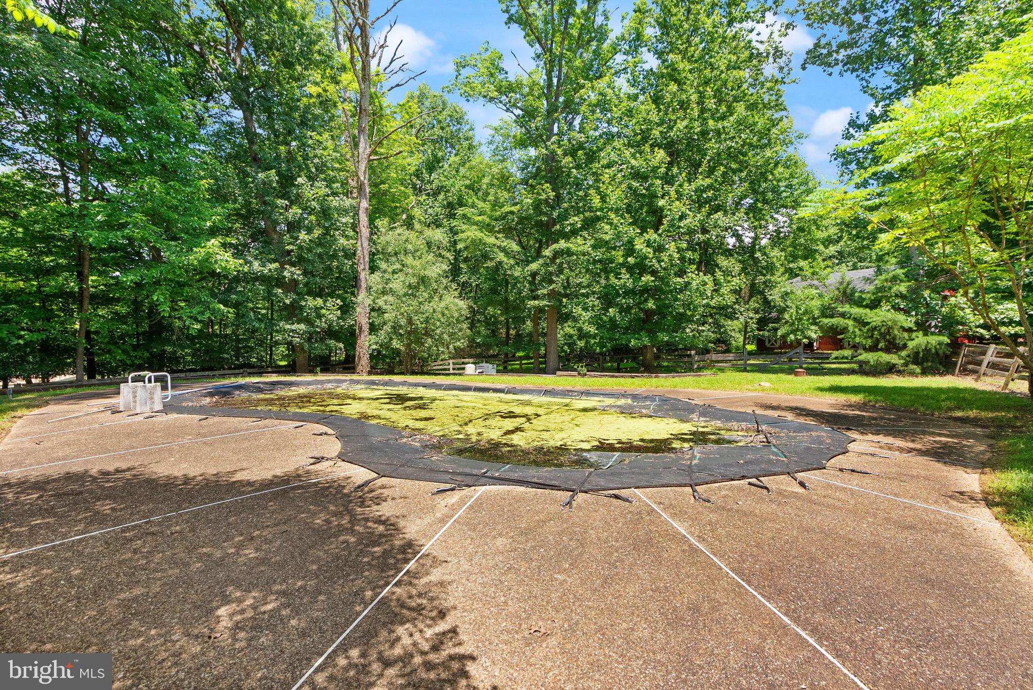 TALLY HO - Residential