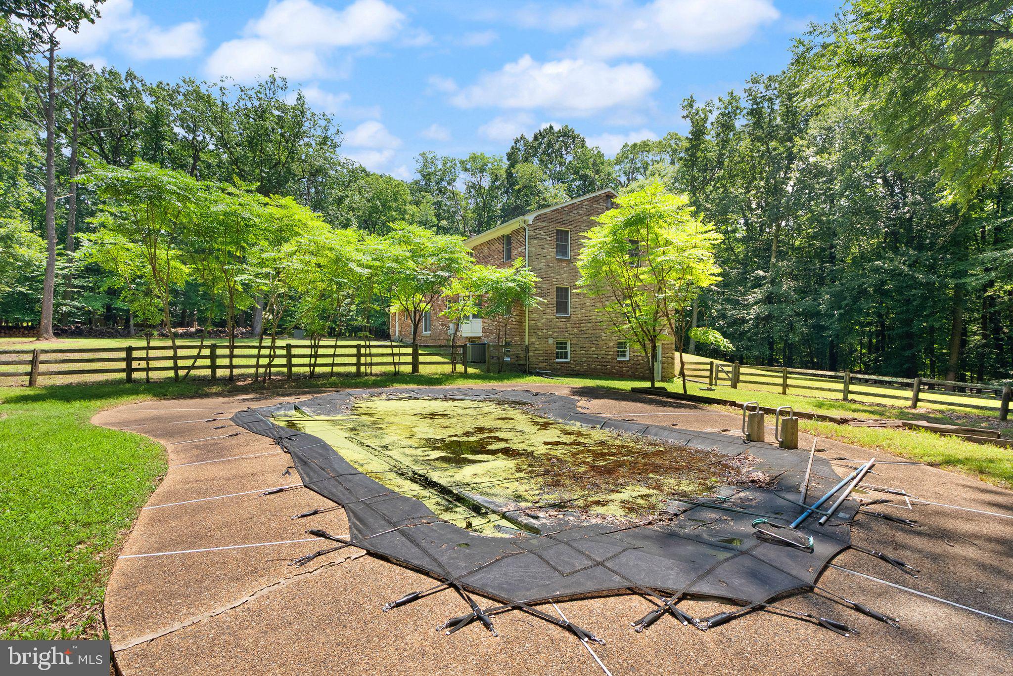 TALLY HO - Residential