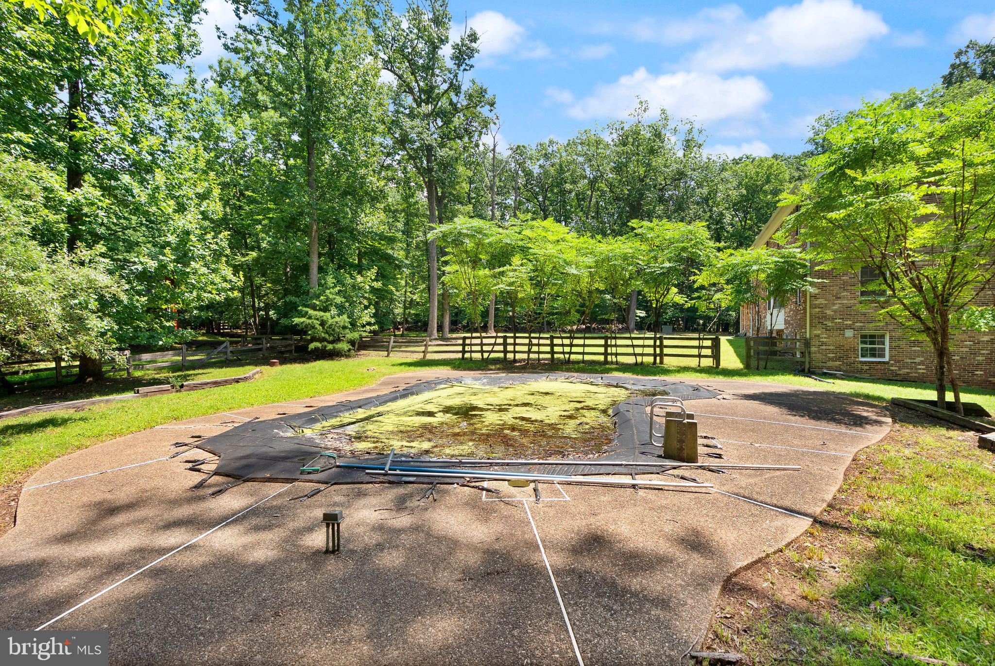 TALLY HO - Residential