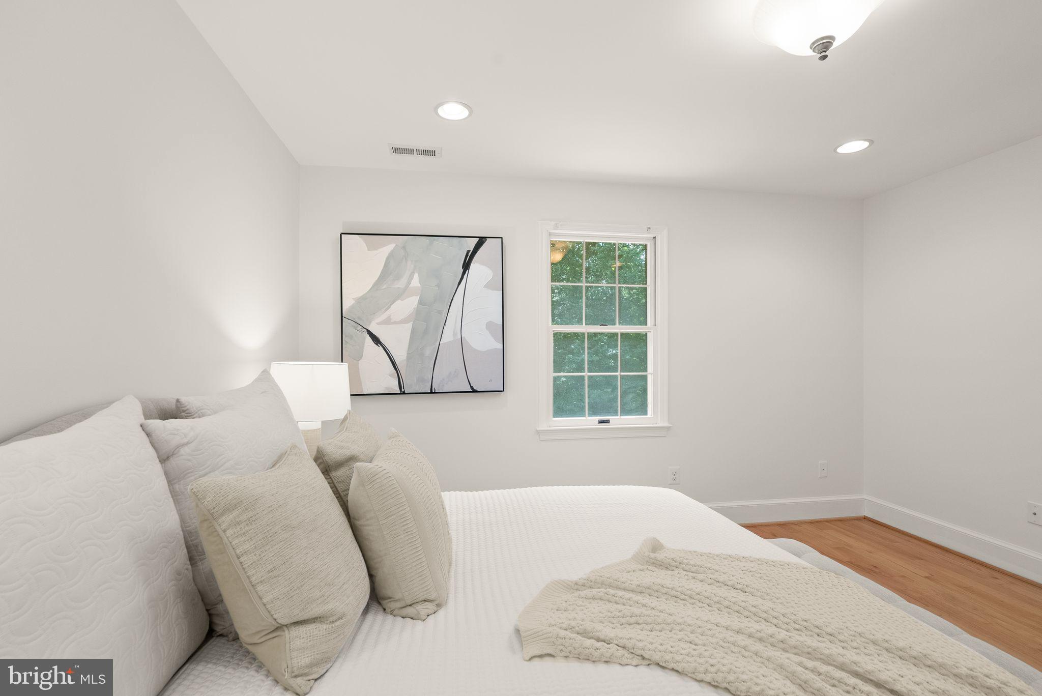 TALLY HO - Residential