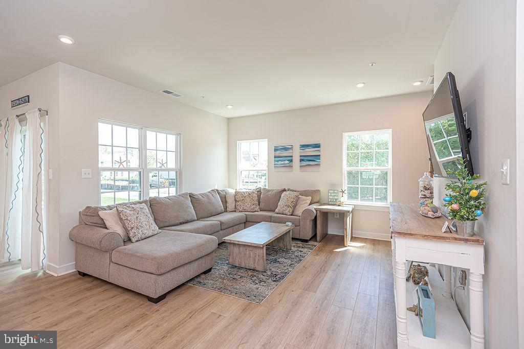 BAYSIDE - Residential