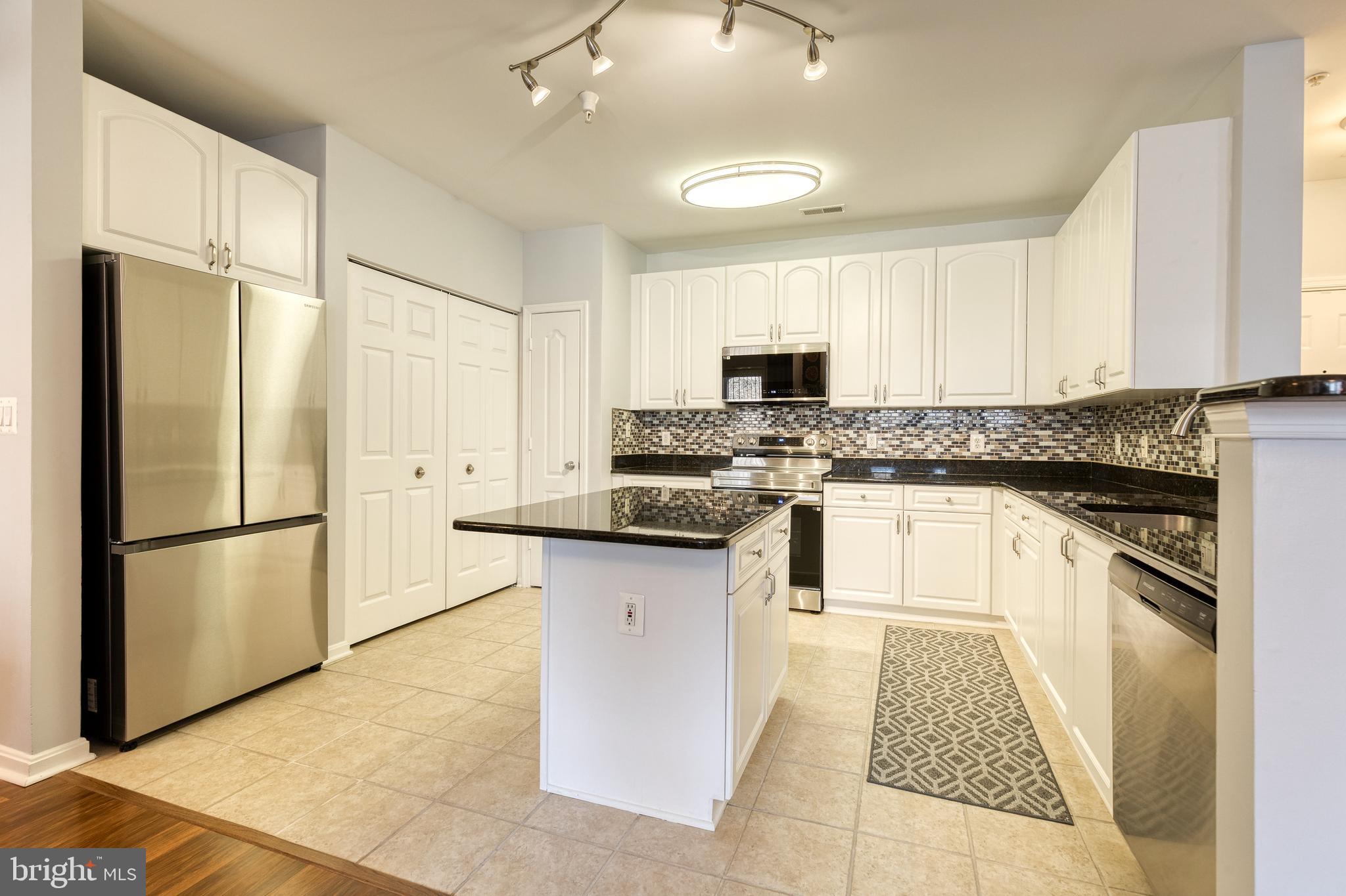 HIGH VIEW AT HUNT VALLEY - Residential