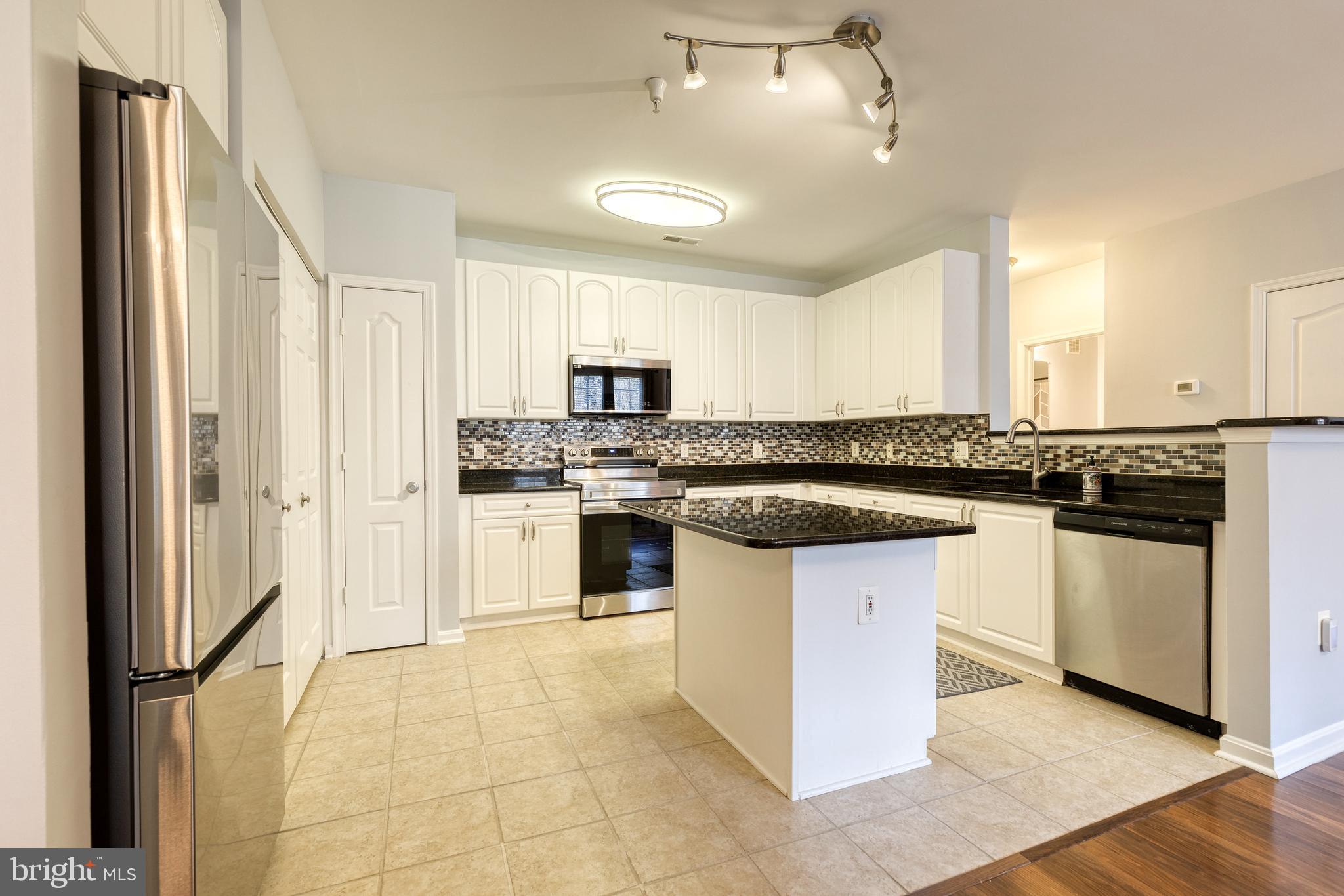 HIGH VIEW AT HUNT VALLEY - Residential