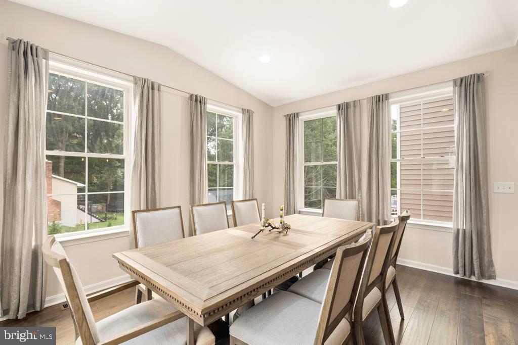 MONTFORD GLEN - Residential