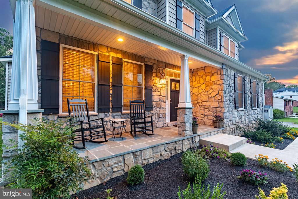 MONTFORD GLEN - Residential