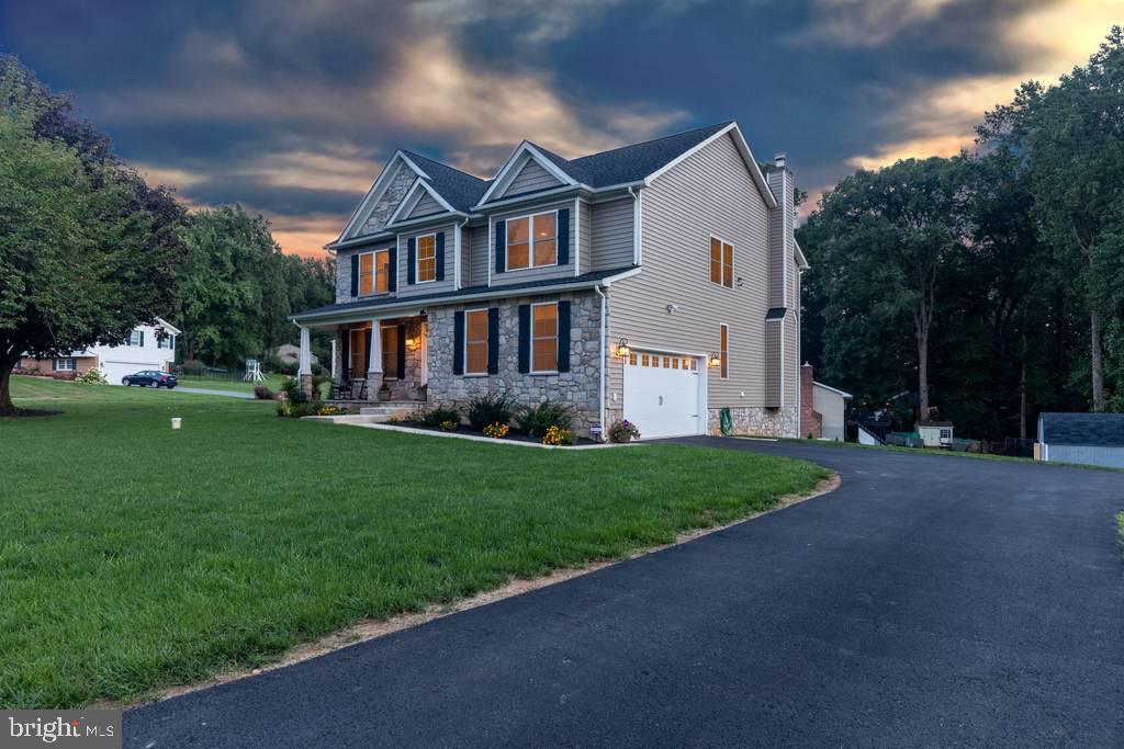 MONTFORD GLEN - Residential