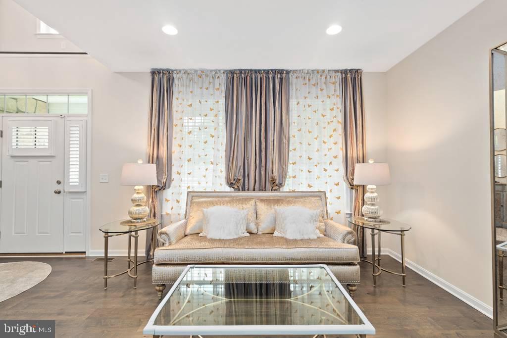 MONTFORD GLEN - Residential