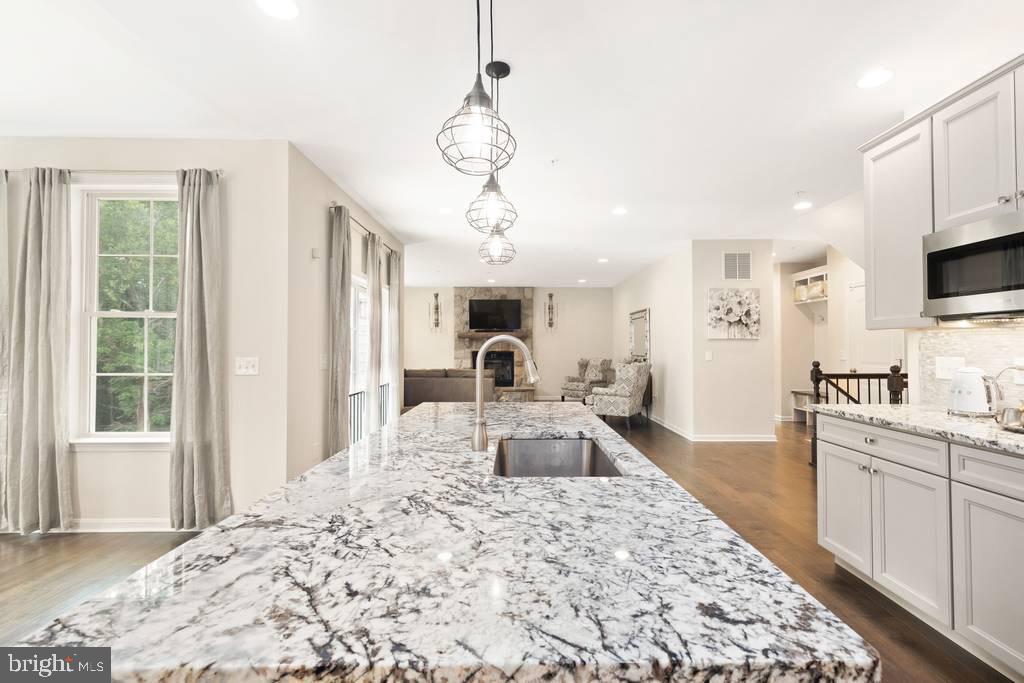 MONTFORD GLEN - Residential