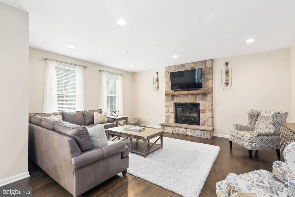 MONTFORD GLEN - Residential