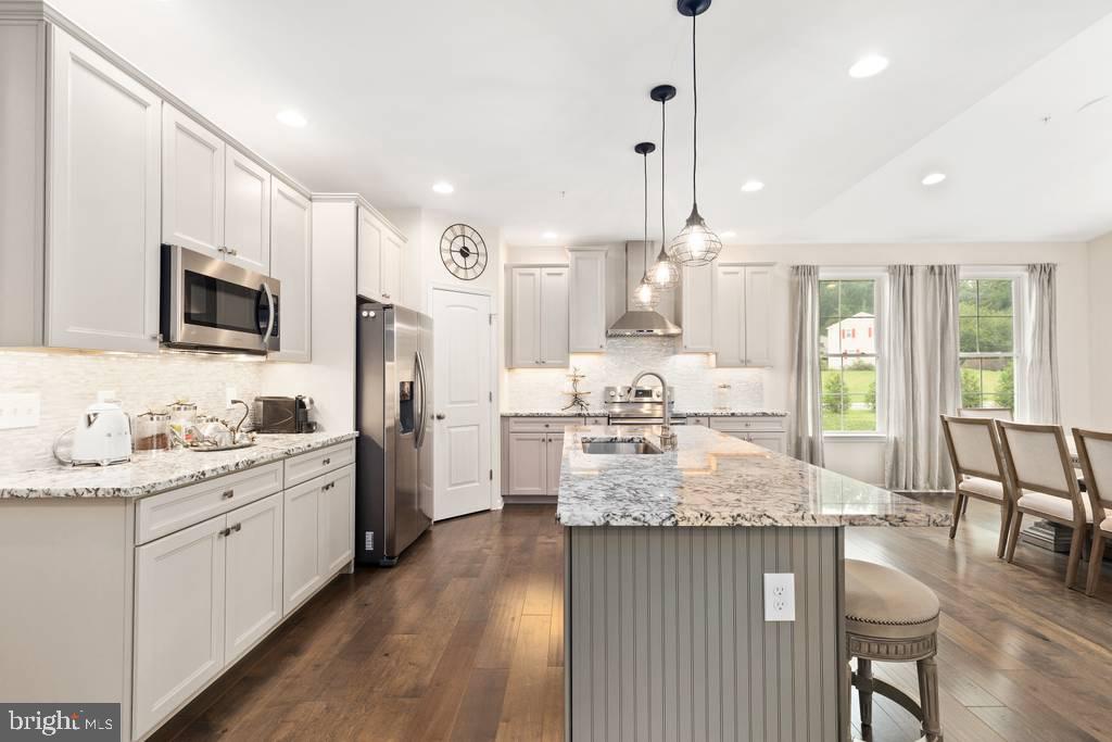 MONTFORD GLEN - Residential