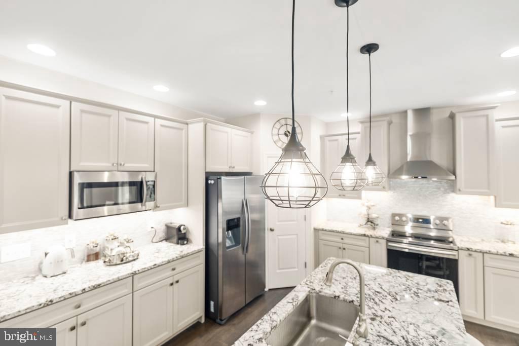 MONTFORD GLEN - Residential