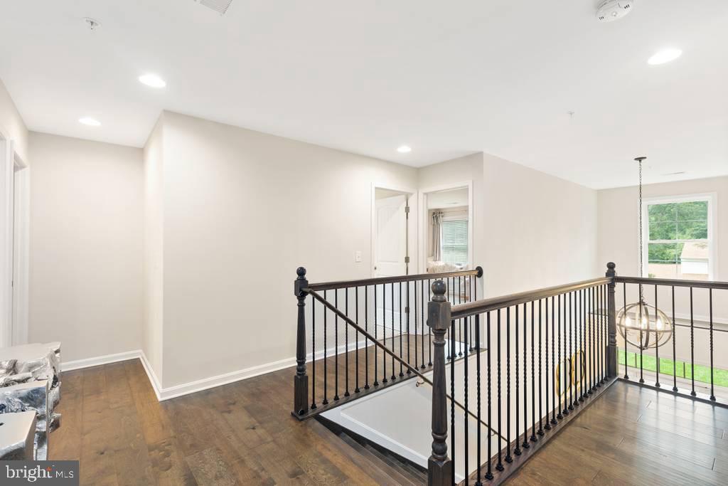 MONTFORD GLEN - Residential