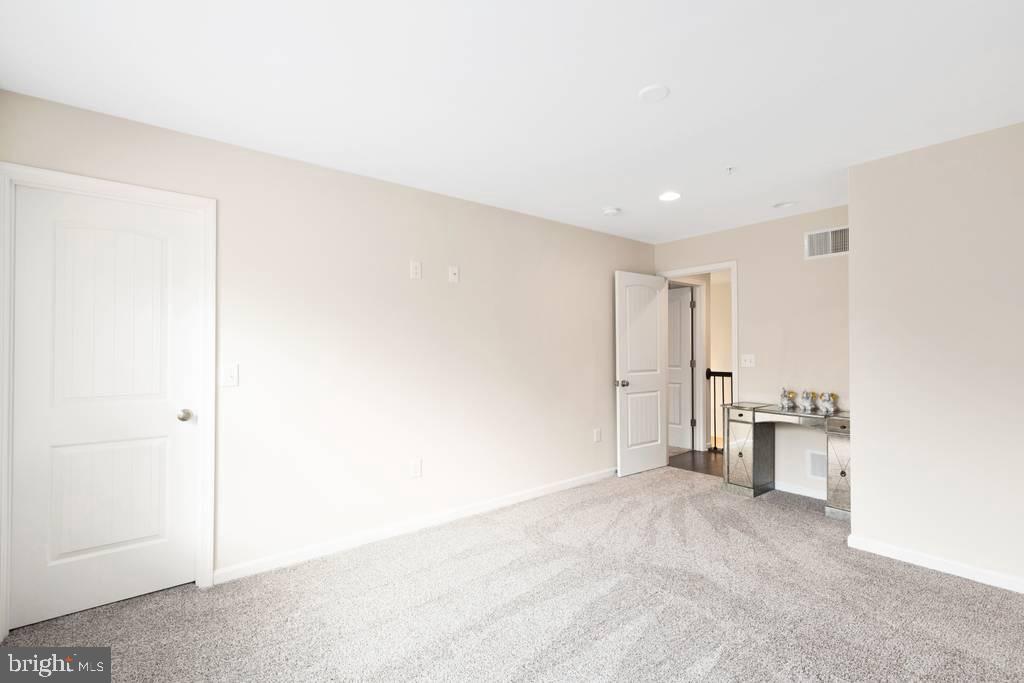 MONTFORD GLEN - Residential