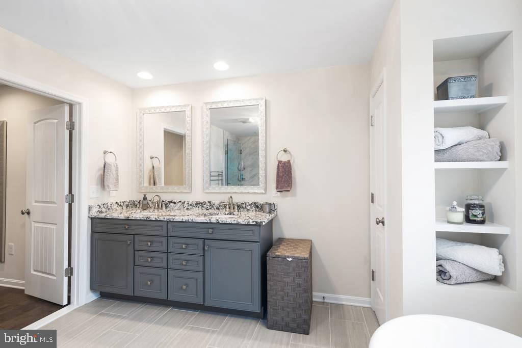 MONTFORD GLEN - Residential