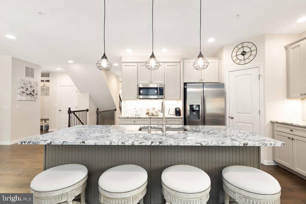 MONTFORD GLEN - Residential