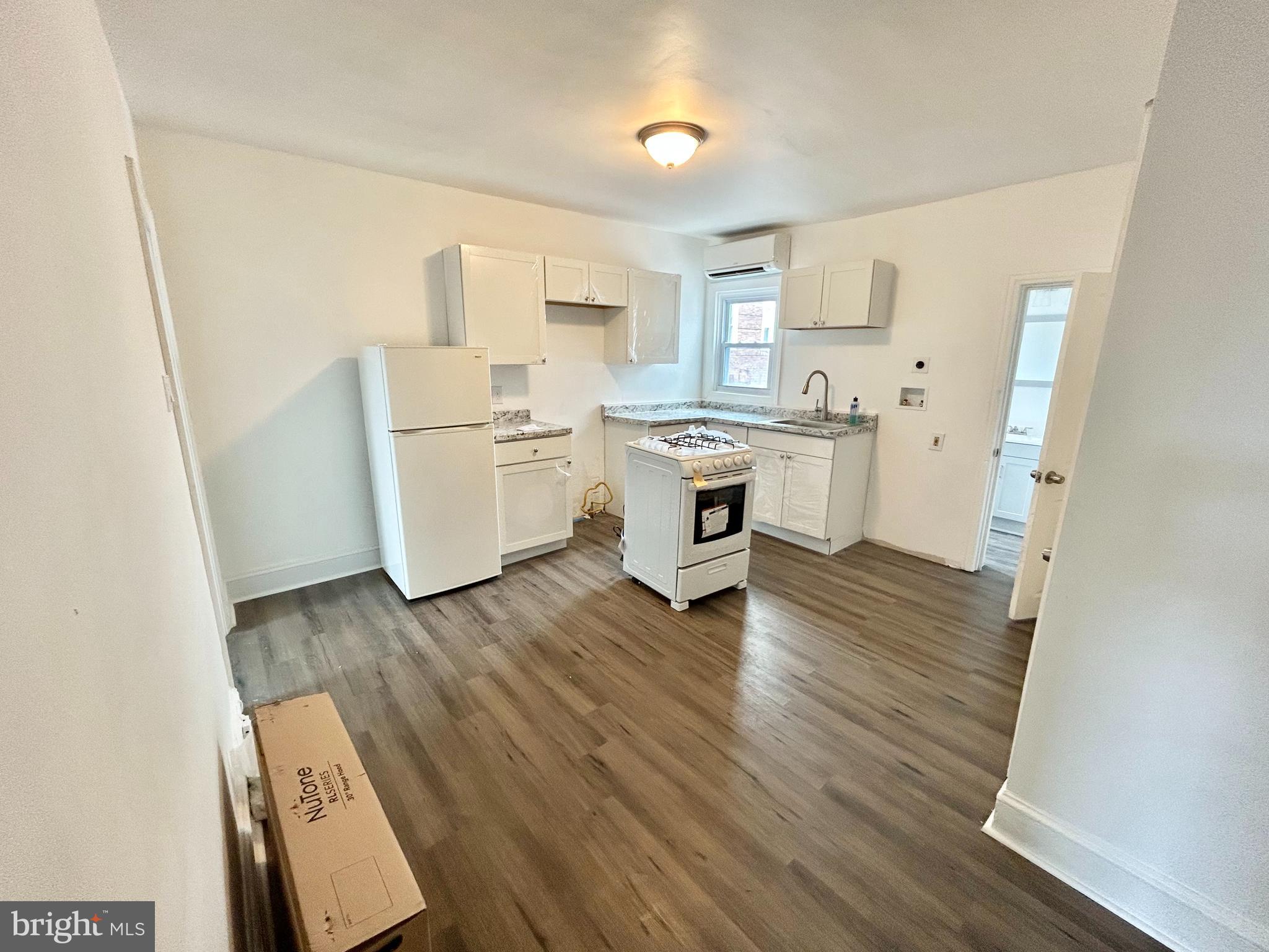 Welcome to 2731 Girard Ave #C, a beautifully updated 2-bedroom, 1-bathroom apartment located in the vibrant Brewerytown neighborhood. This stylish unit features recent updates and quality finishes throughout, offering a clean and contemporary living space.
Enjoy an abundance of natural light from the large windows that brighten every room. The layout provides a comfortable flow, with two well-sized bedrooms and a modern bathroom. Situated on bustling Girard Avenue, you’re just steps away from neighborhood favorites like Crime & Punishment, Green Eggs Café, and all the energy Brewerytown has to offer.
Don’t miss your chance to call this sunny, updated space your new home!