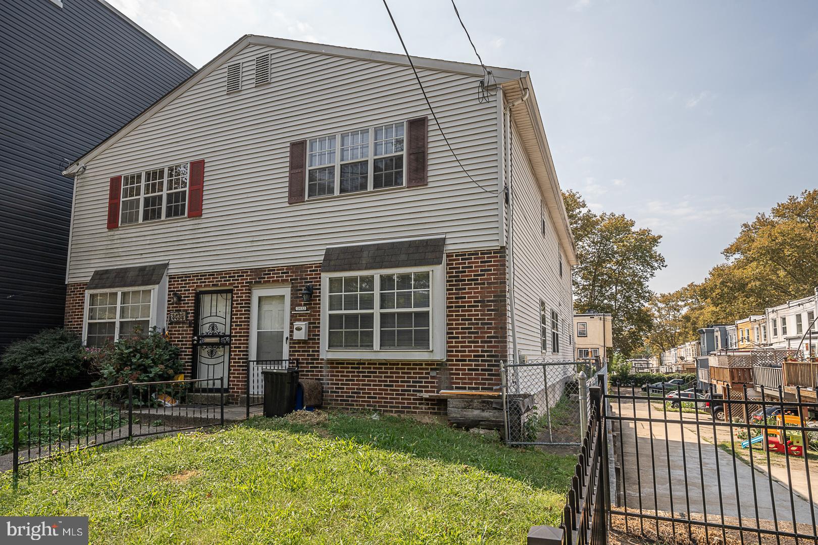 EAST FALLS - Residential Lease