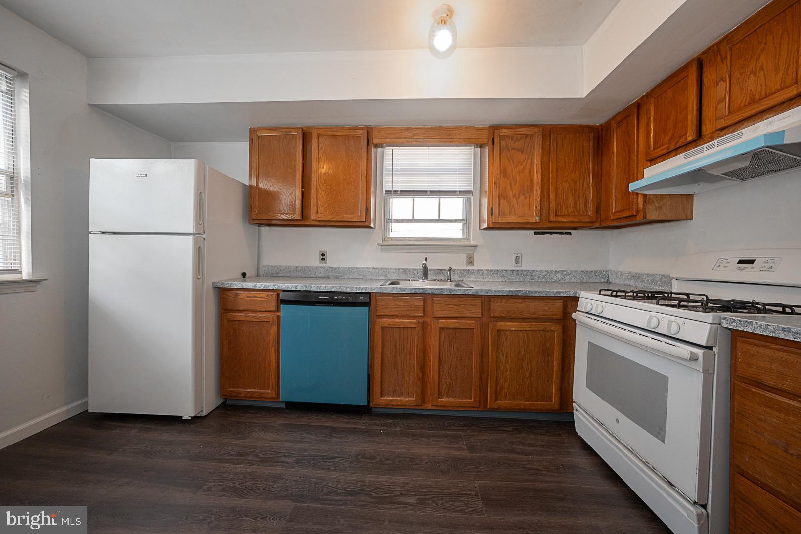 EAST FALLS - Residential Lease