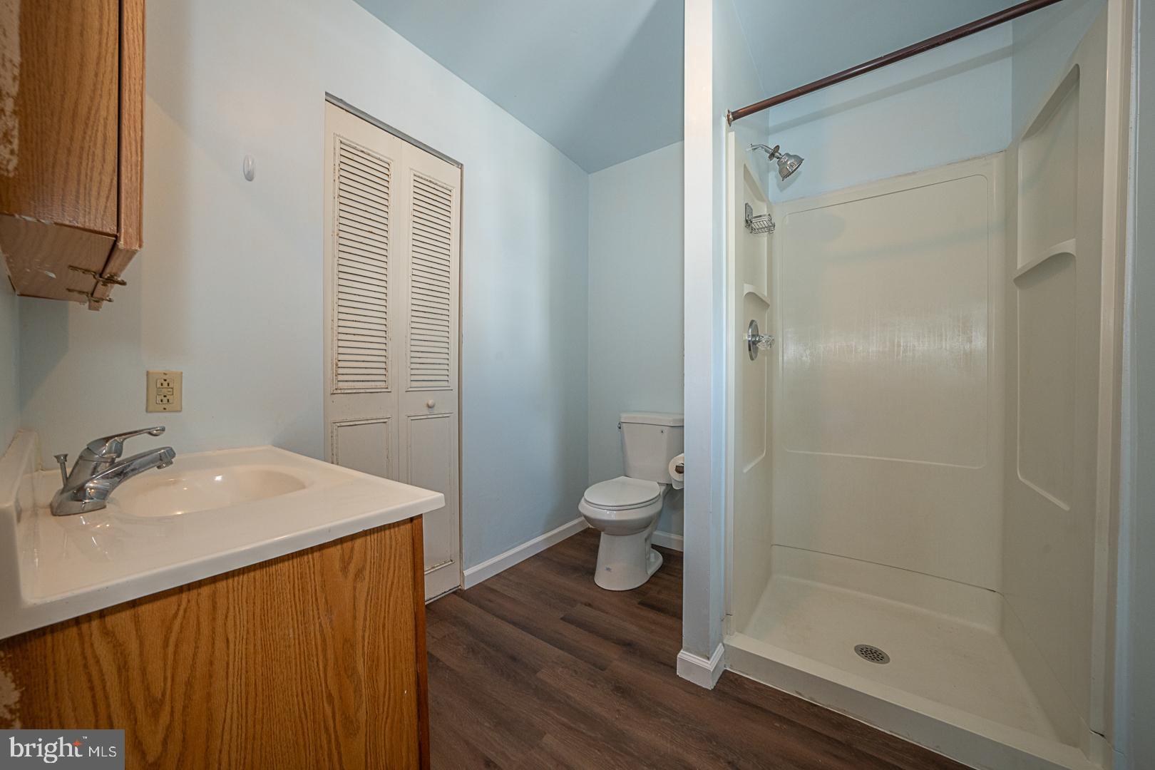 EAST FALLS - Residential Lease