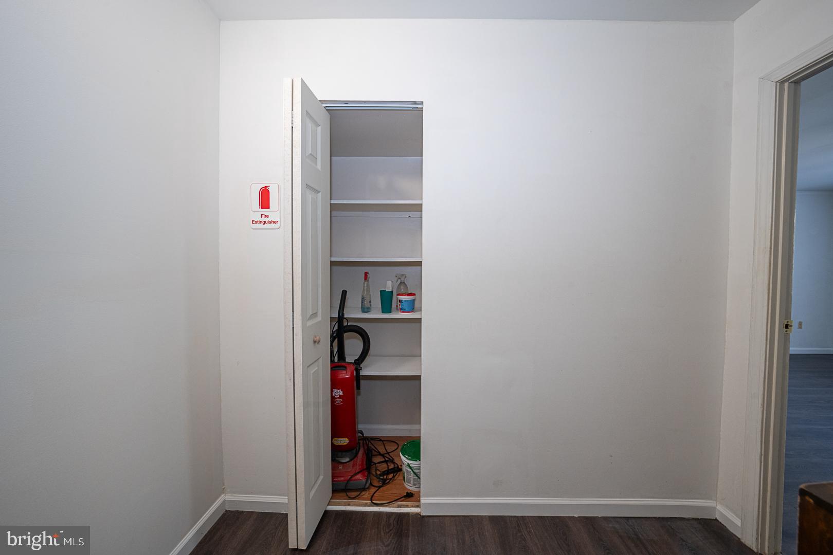 EAST FALLS - Residential Lease