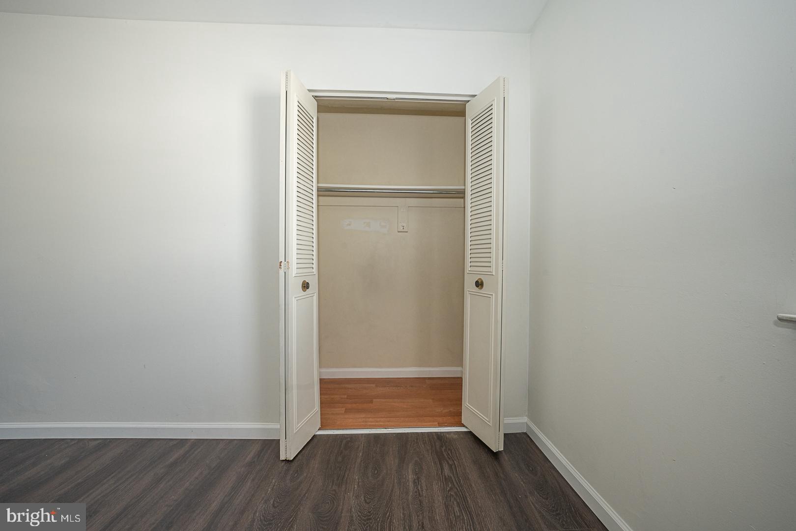 EAST FALLS - Residential Lease