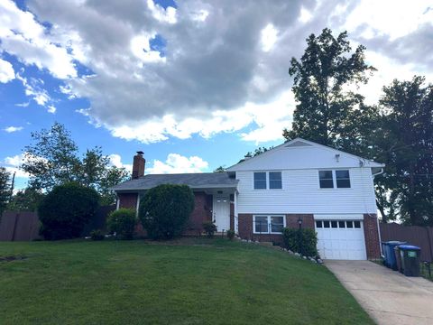 Photo of 5816 Amelia Street, SPRINGFIELD, VA 22150 (MLS # VAFX2311924)
