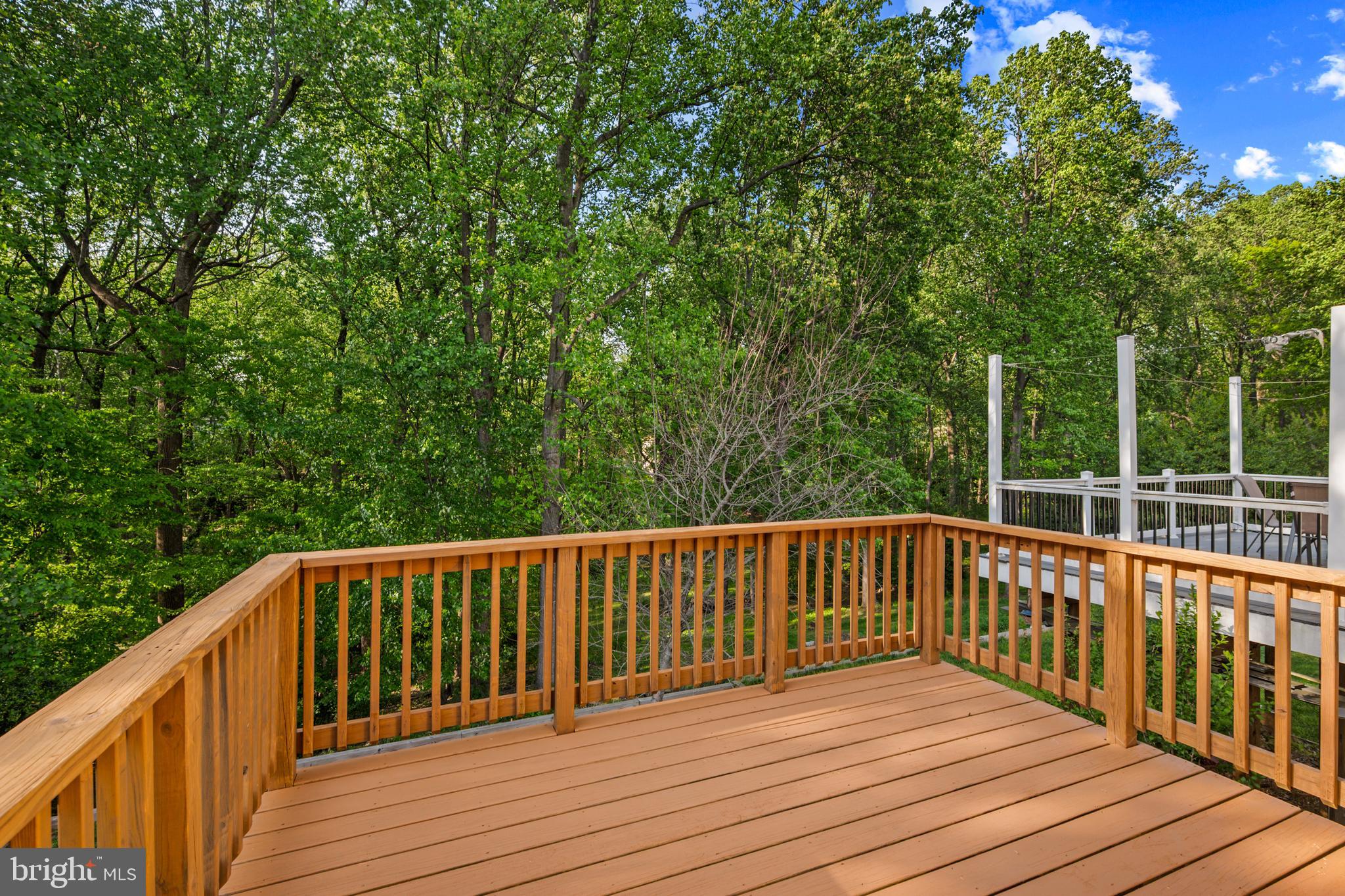 DUMONT OAKS - Residential