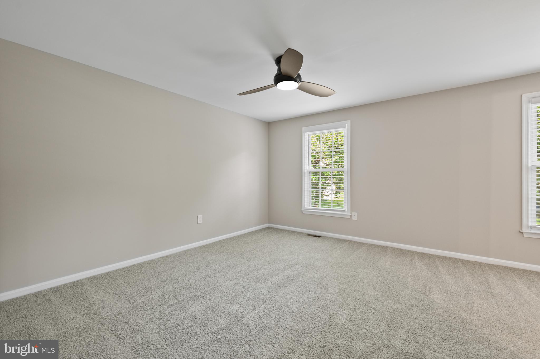 DUMONT OAKS - Residential