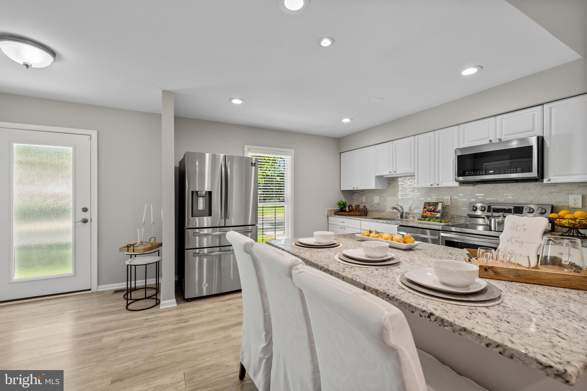 DUMONT OAKS - Residential