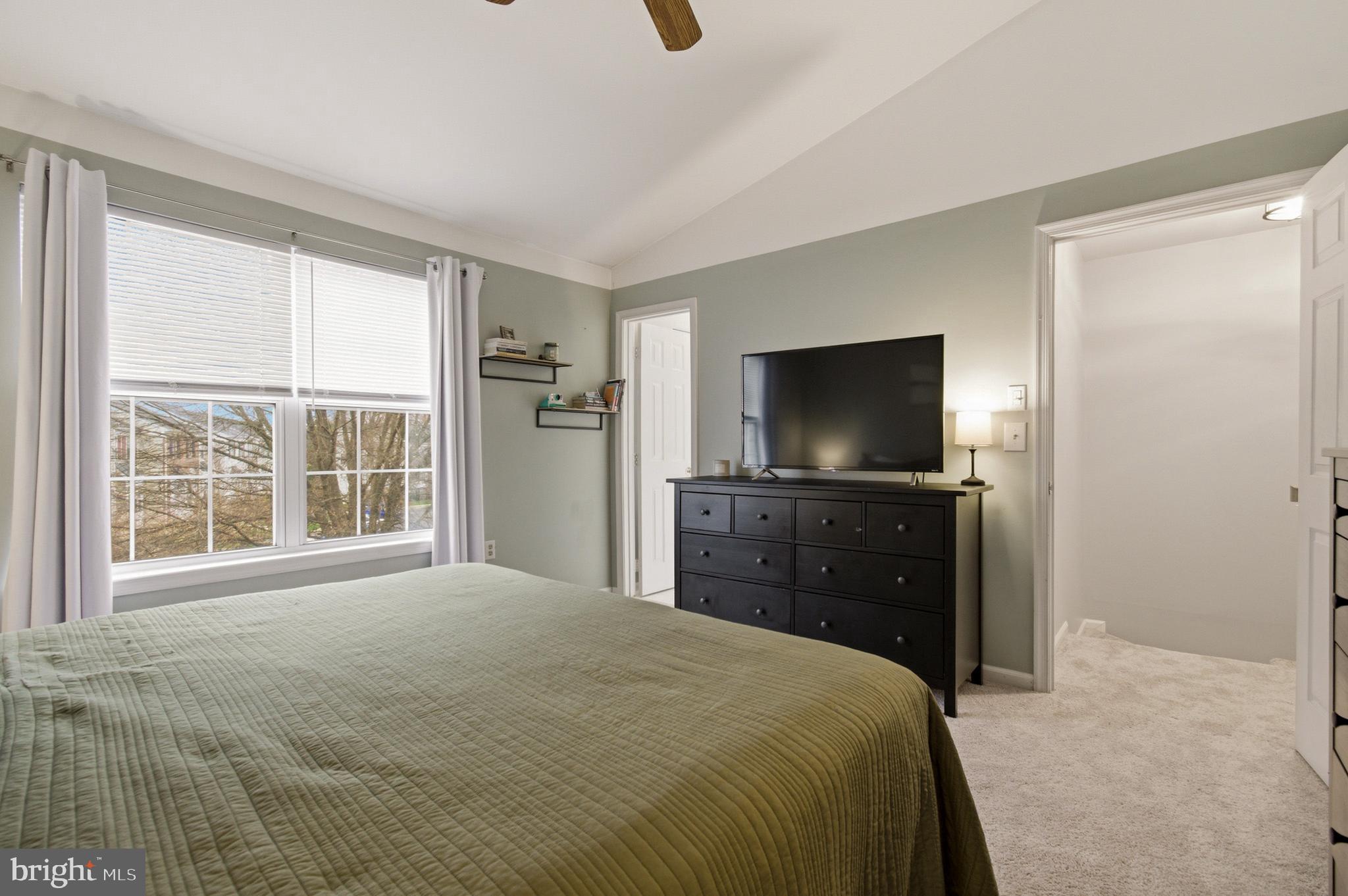 NANTUCKET MEWS @ CROFTON - Residential