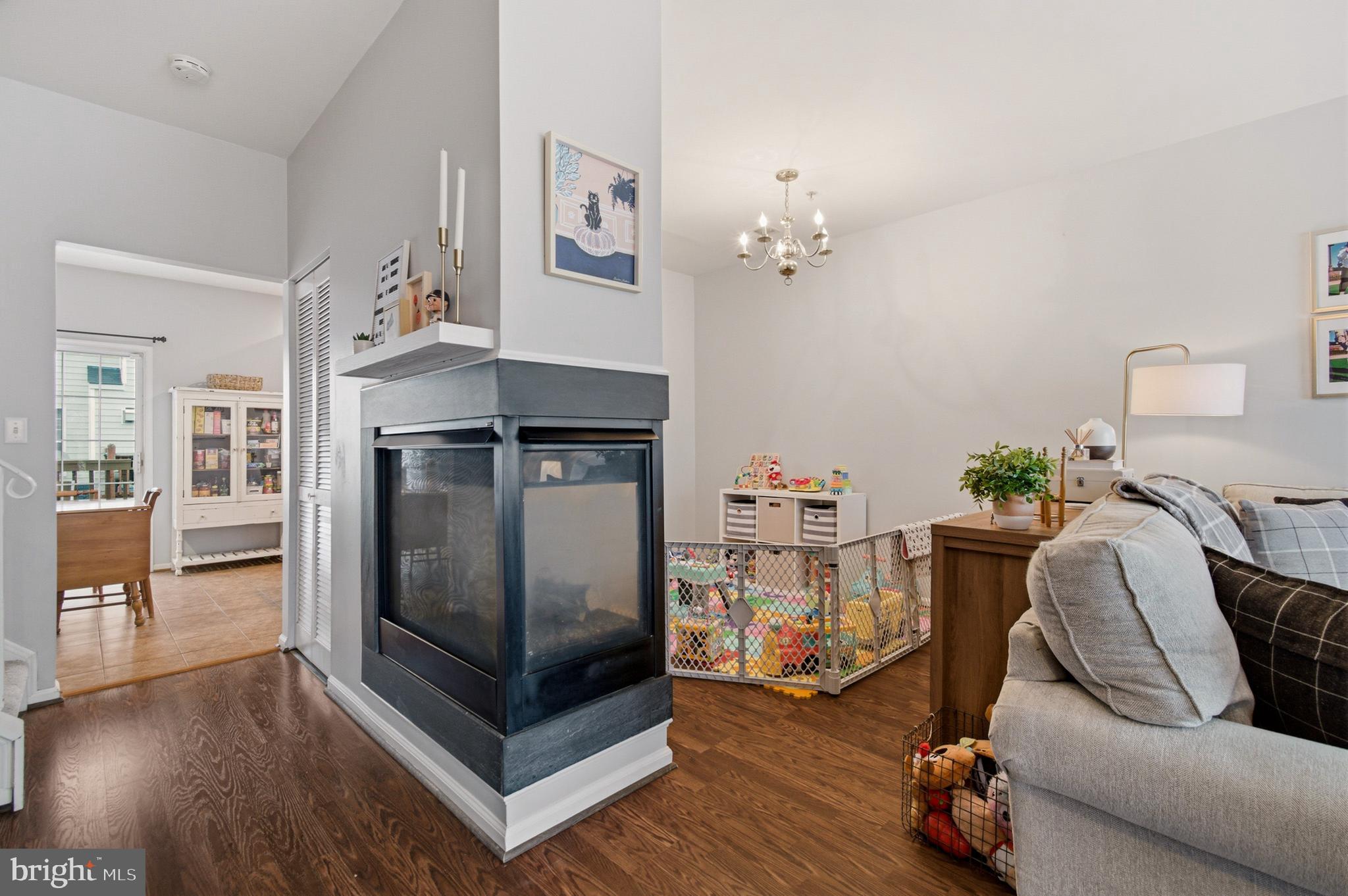 NANTUCKET MEWS @ CROFTON - Residential