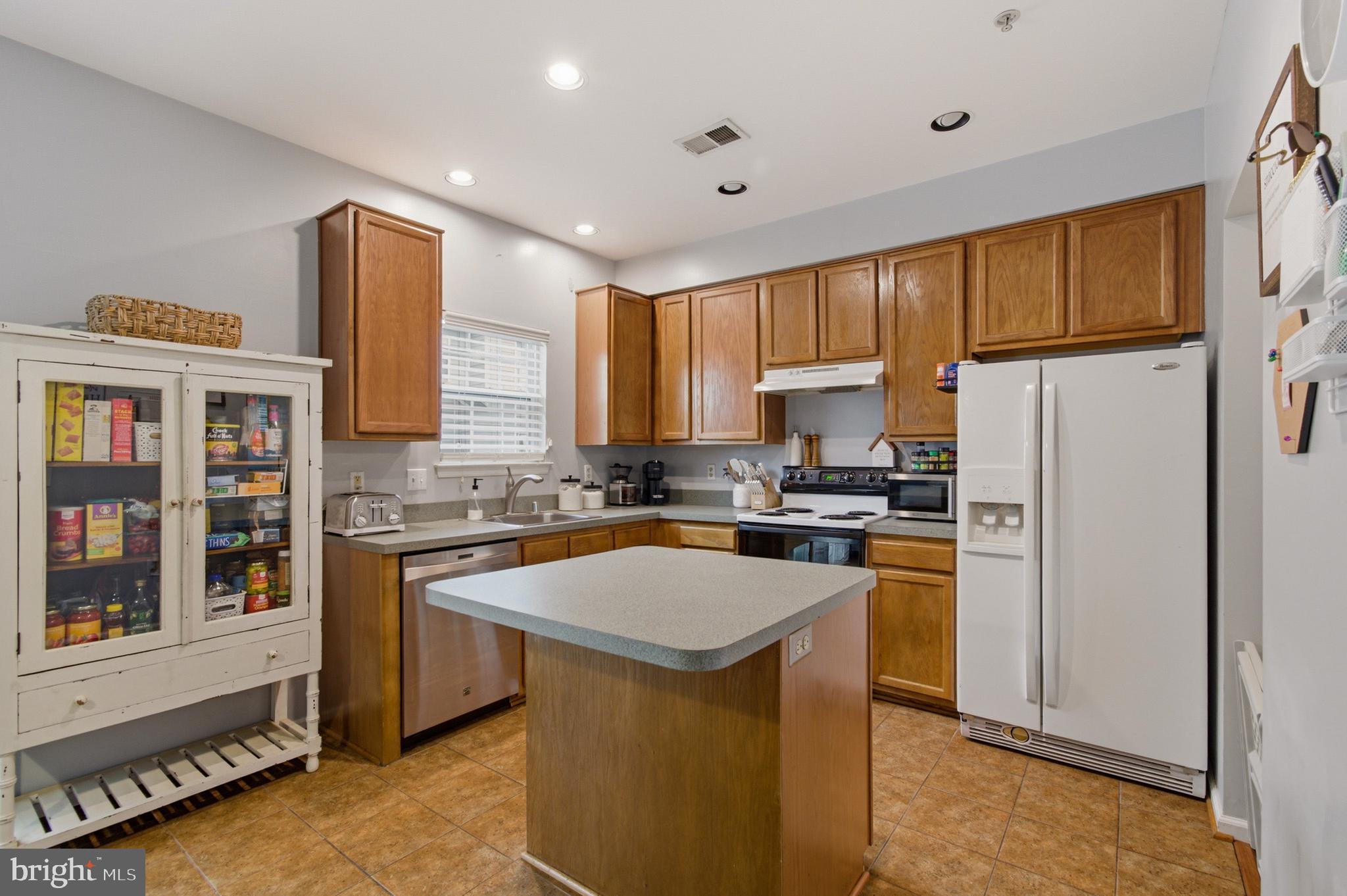 NANTUCKET MEWS @ CROFTON - Residential