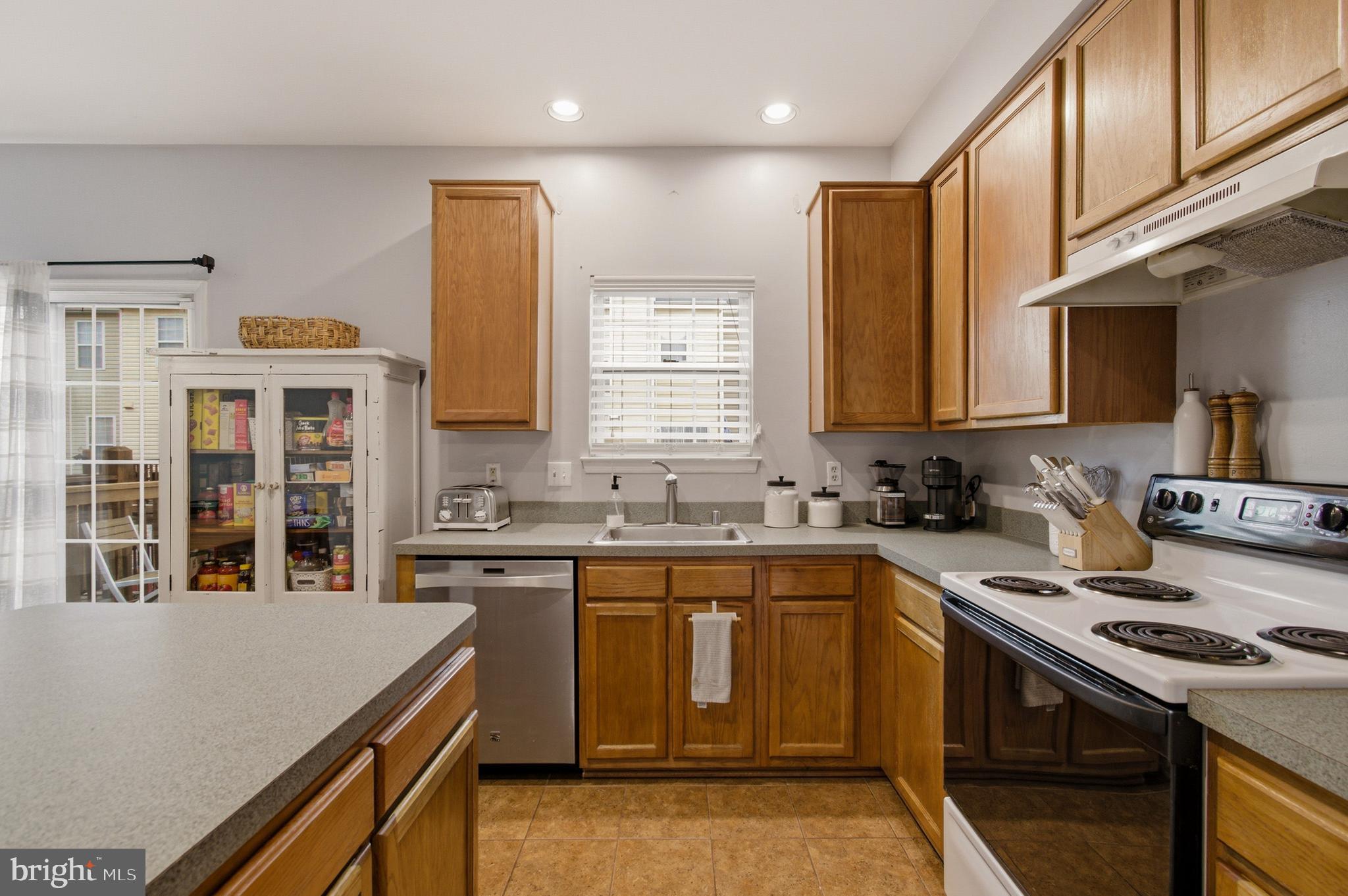 NANTUCKET MEWS @ CROFTON - Residential