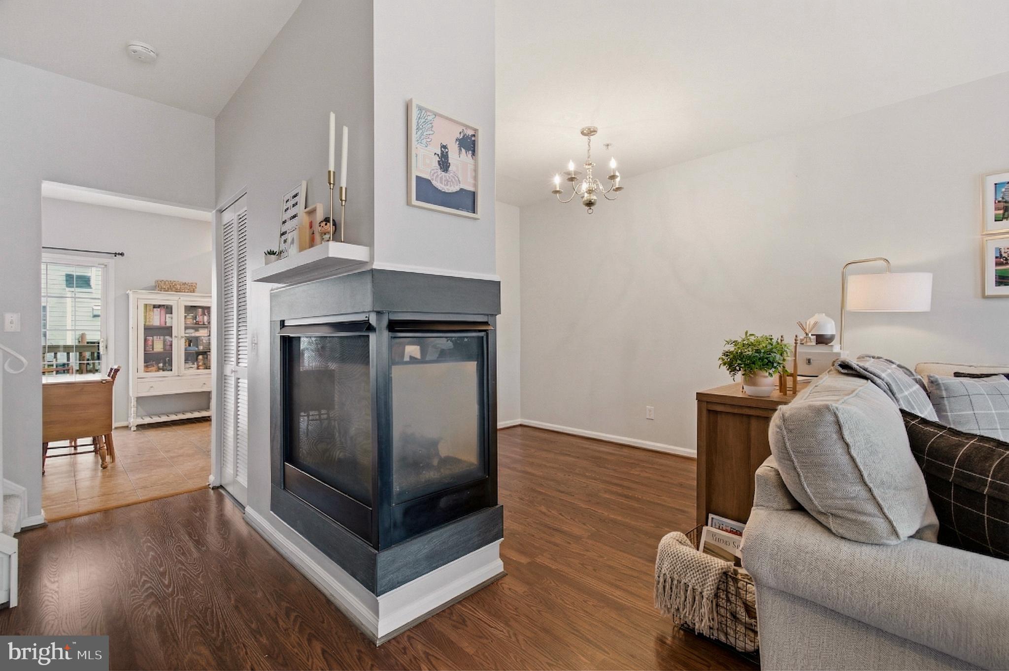 NANTUCKET MEWS @ CROFTON - Residential