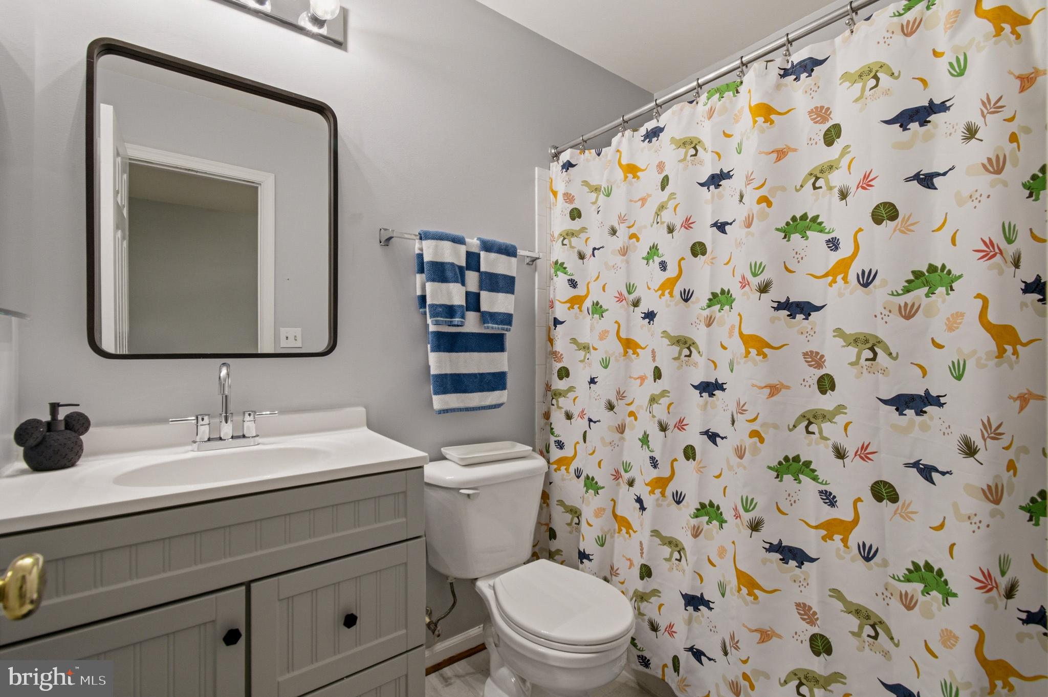 NANTUCKET MEWS @ CROFTON - Residential