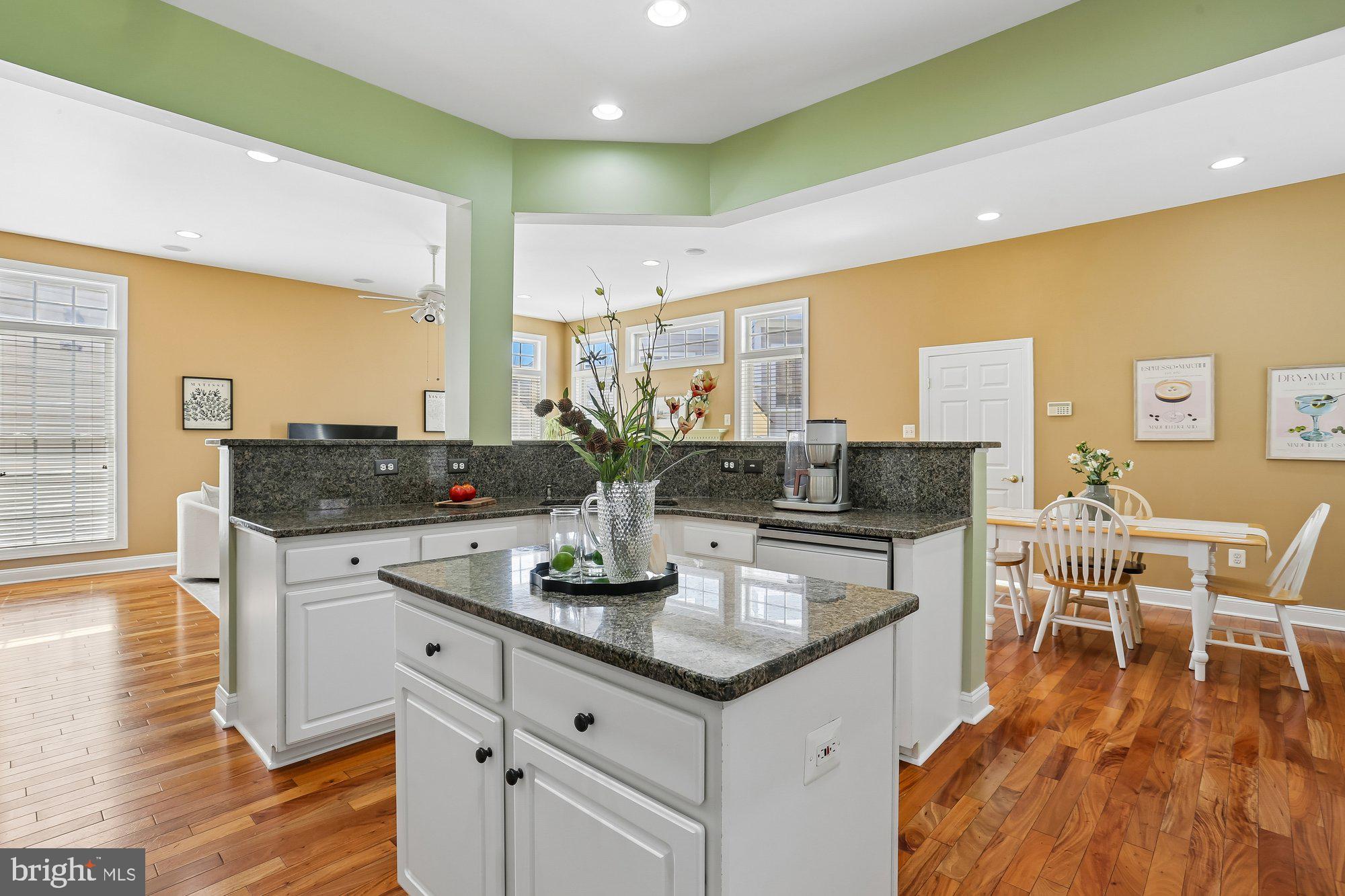 LAKELANDS - Residential