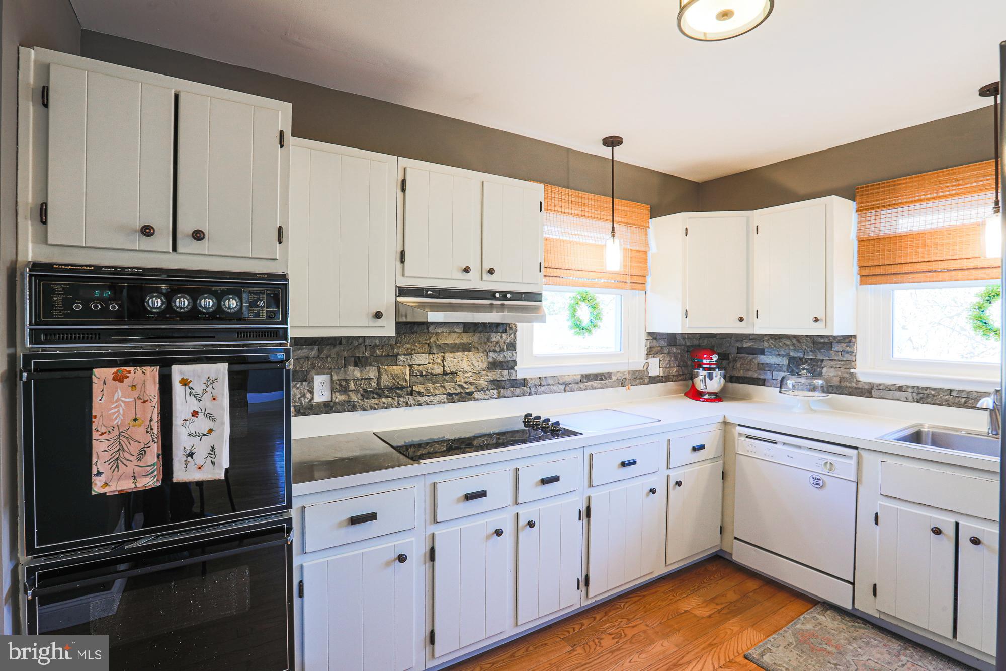 WILLOWDALE - Residential