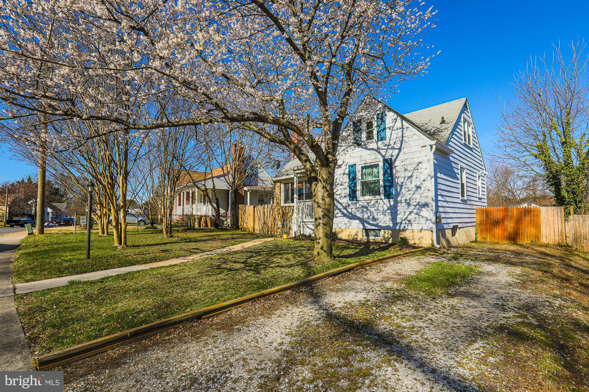 WILLOWDALE - Residential