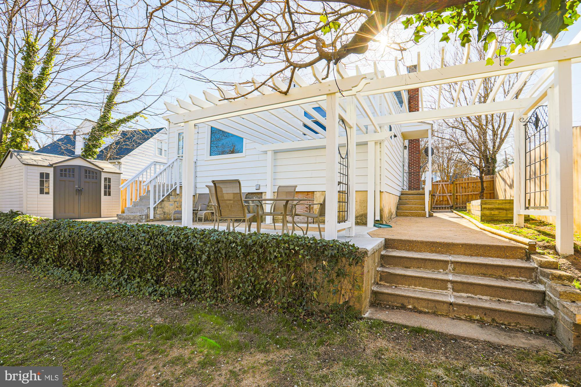 WILLOWDALE - Residential