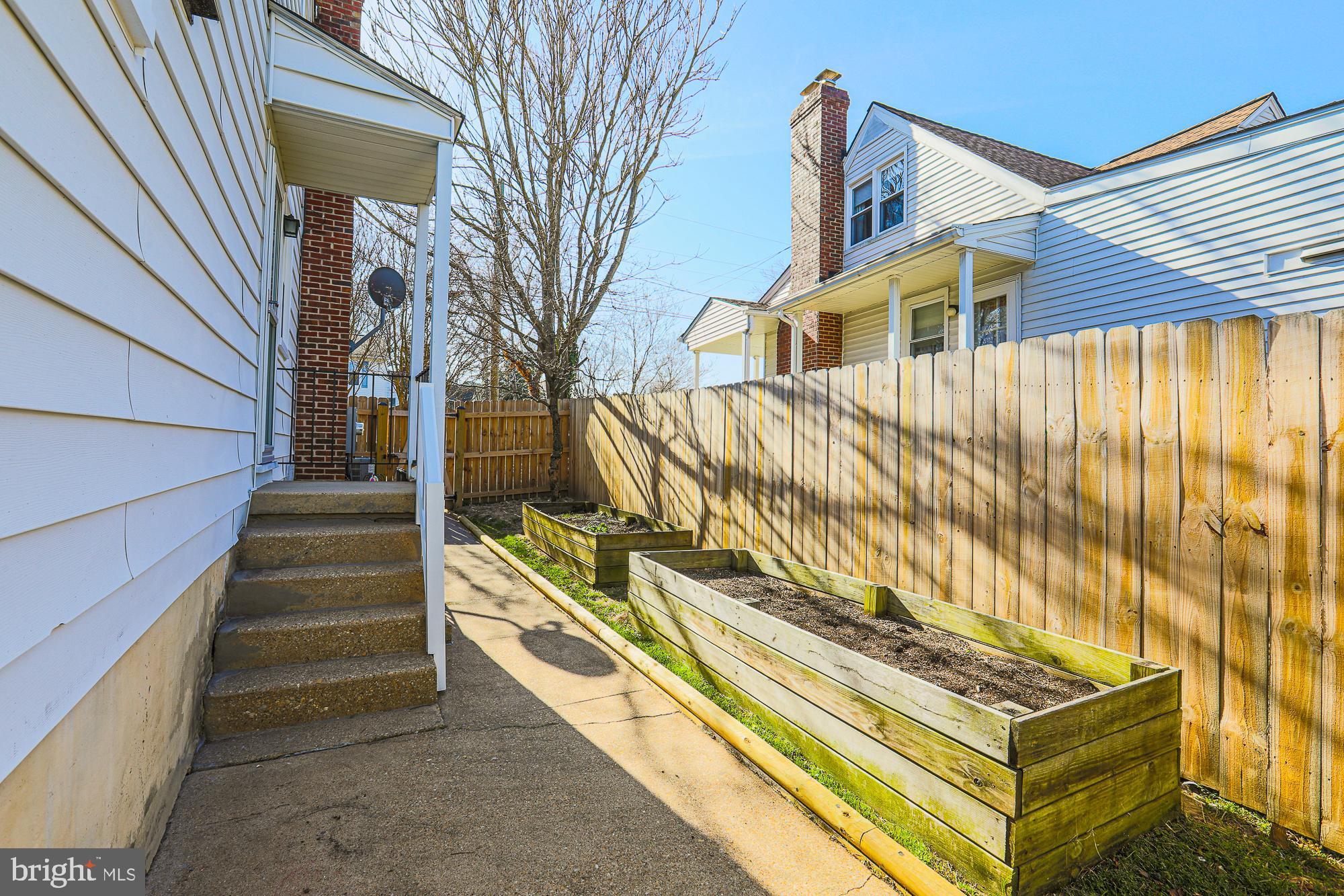 WILLOWDALE - Residential