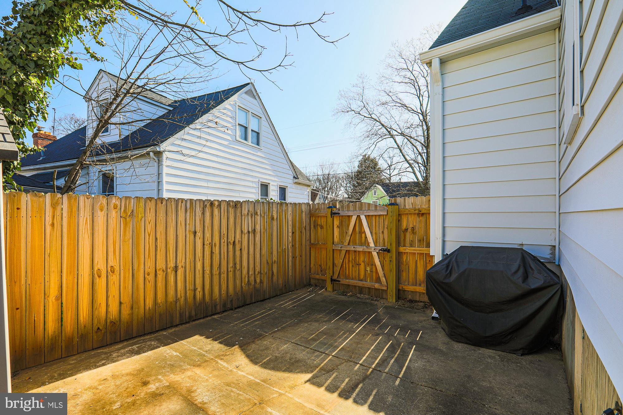 WILLOWDALE - Residential