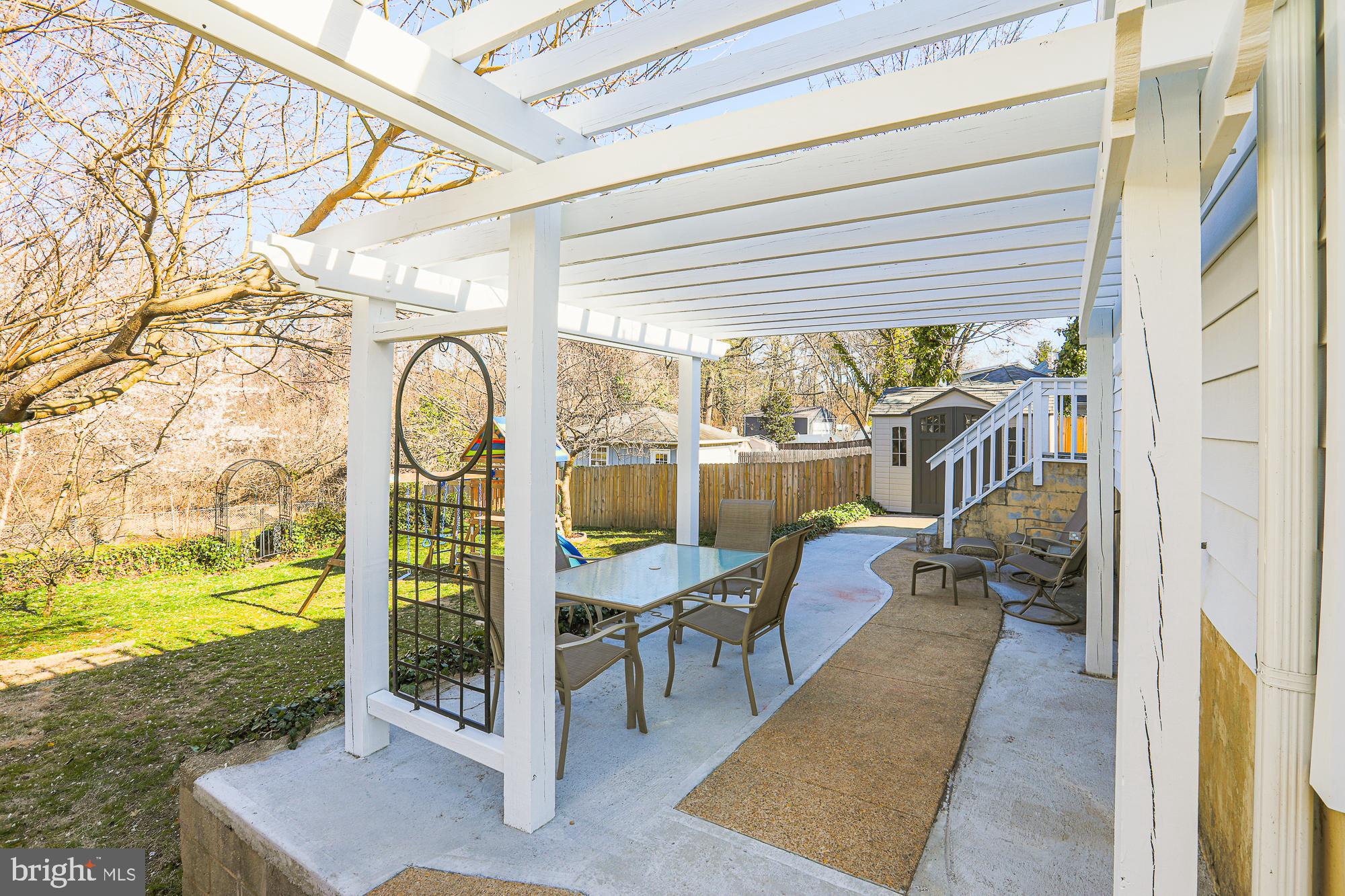 WILLOWDALE - Residential