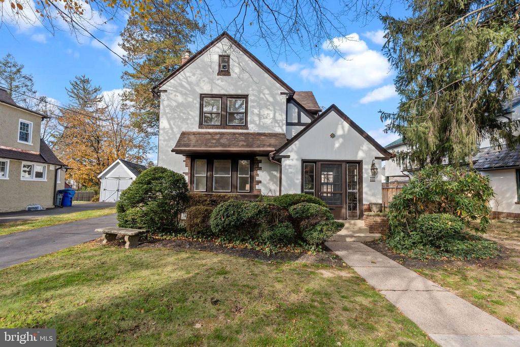 Photo of 8328 Roberts Road, ELKINS PARK, PA 19027 (MLS # PAMC2161904)