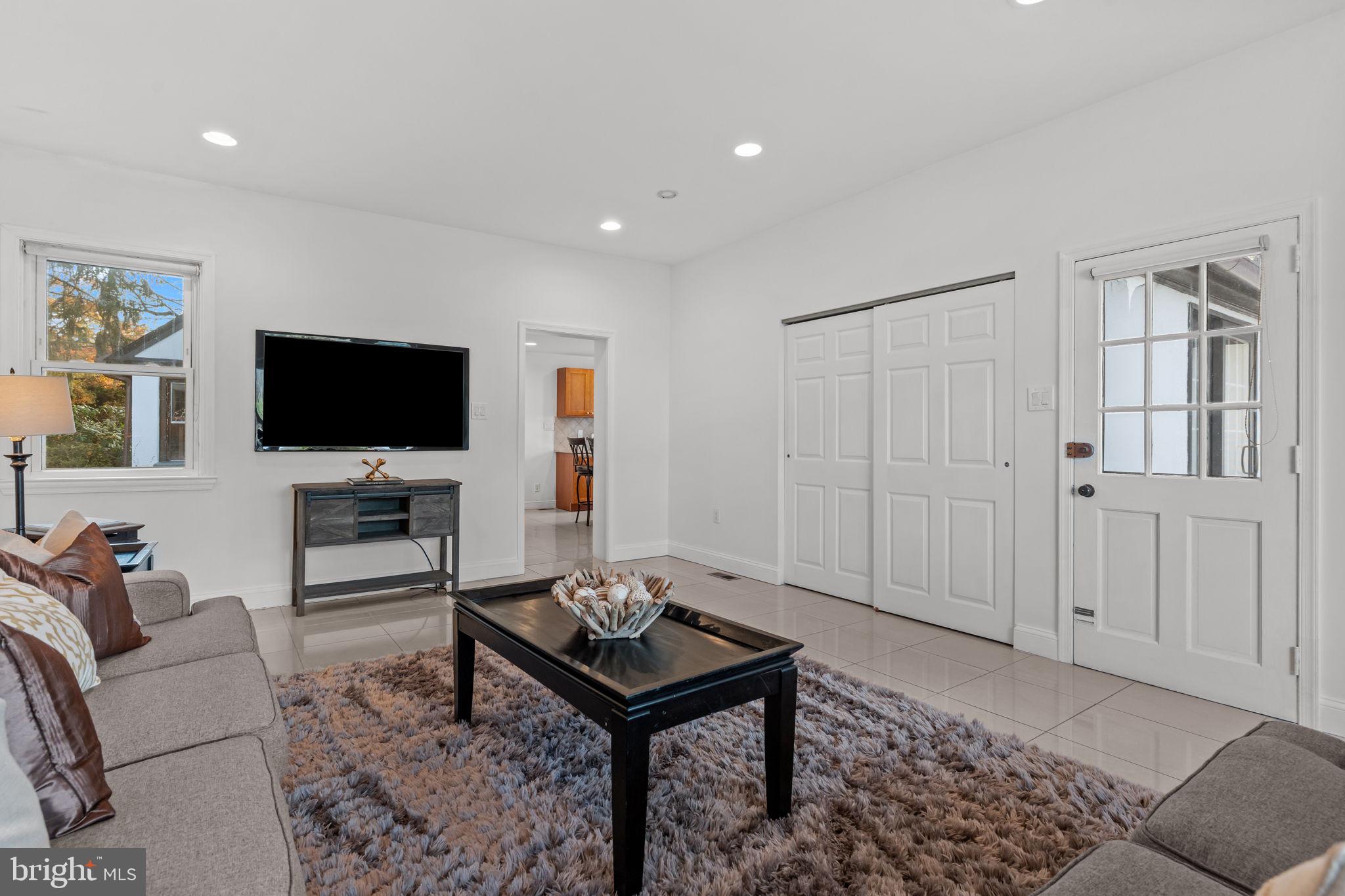 ELKINS PARK - Residential