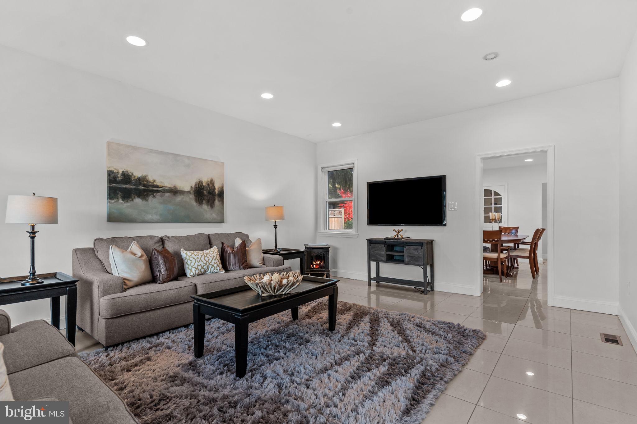 ELKINS PARK - Residential